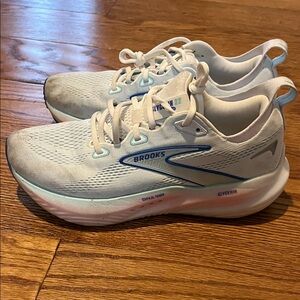 Brooks Women's Blue and White Athletic Shoes